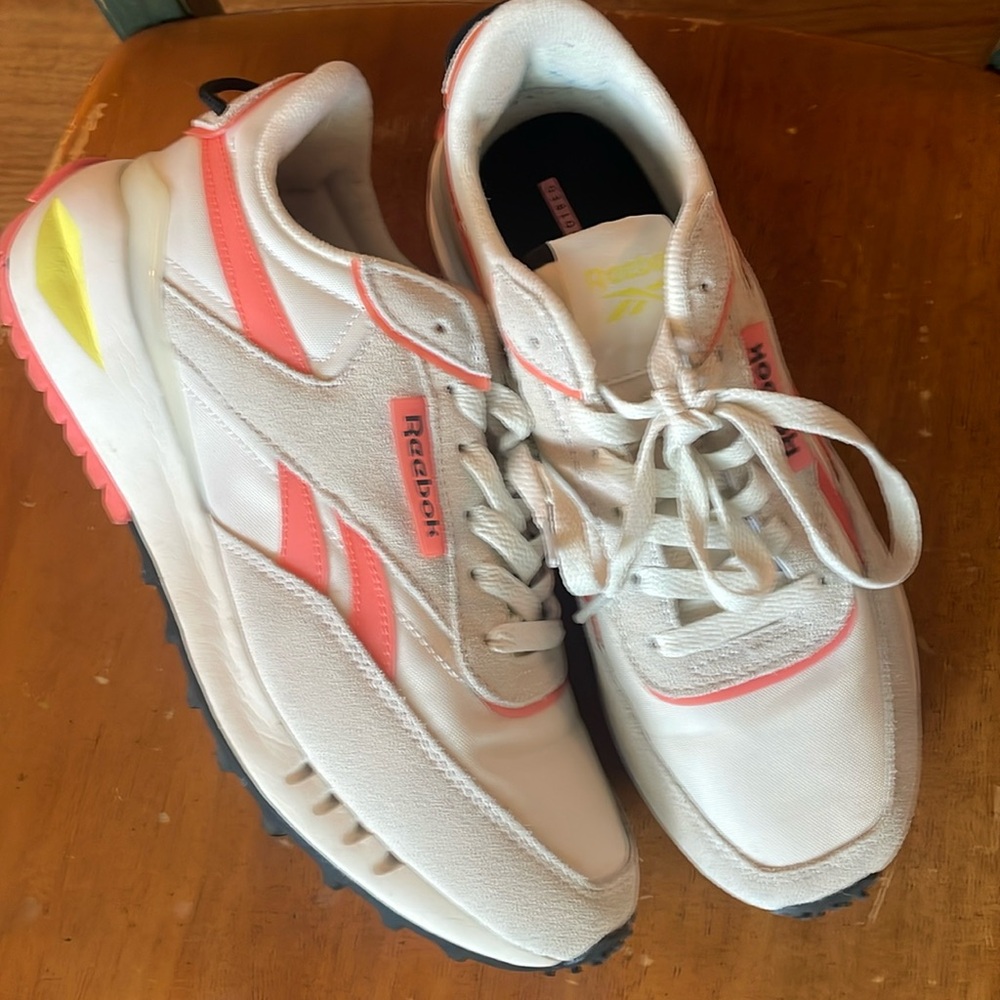 Reebok women’s elevated platform tennis shoes